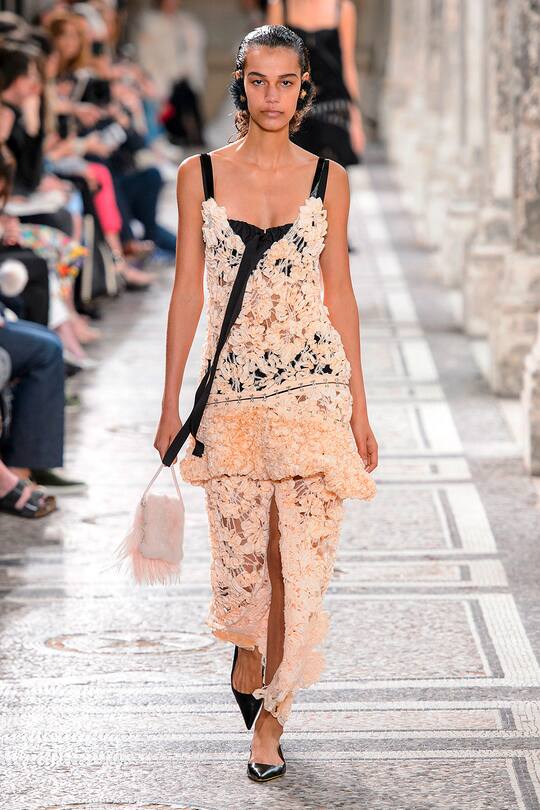 Runway-Bild der Proenza Schouler Frühjahr/Sommer 2018 Show in Paris