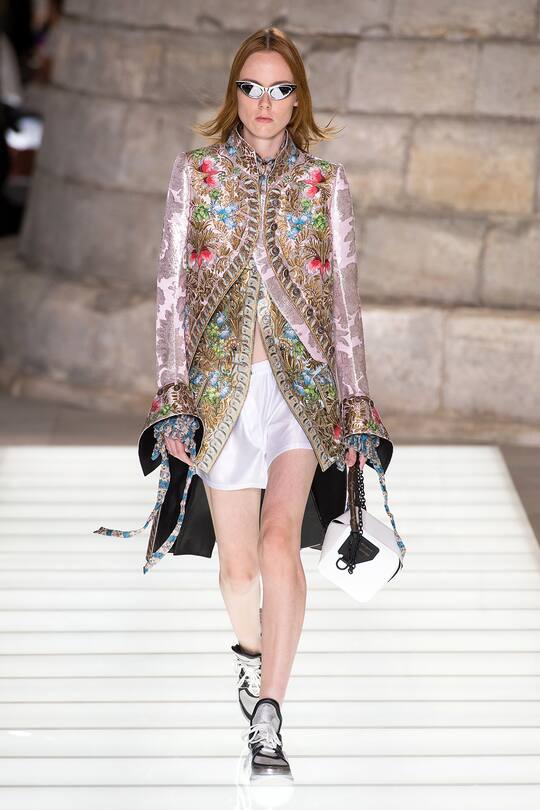 Runway-Bild der Louis Vuitton Frühjahr/Sommer 2018 Show in Paris