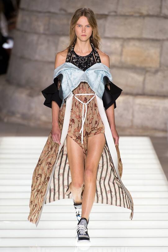 Runway-Bild der Louis Vuitton Frühjahr/Sommer 2018 Show in Paris