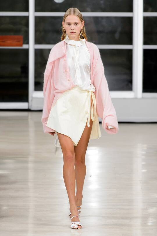 Runway-Bild der Y/Project Frühjahr/Sommer 2018 Show in Paris