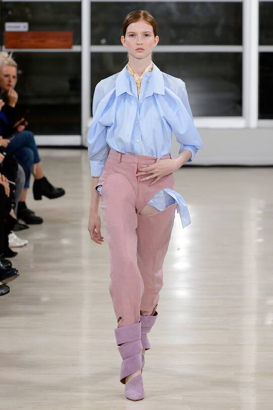 Runway-Bild der Y/Project Frühjahr/Sommer 2018 Show in Paris