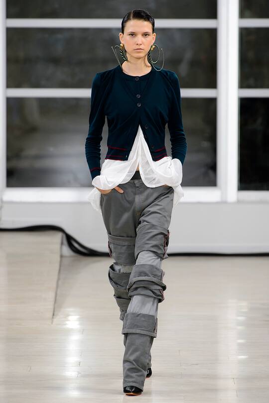 Runway-Bild der Y/Project Frühjahr/Sommer 2018 Show in Paris