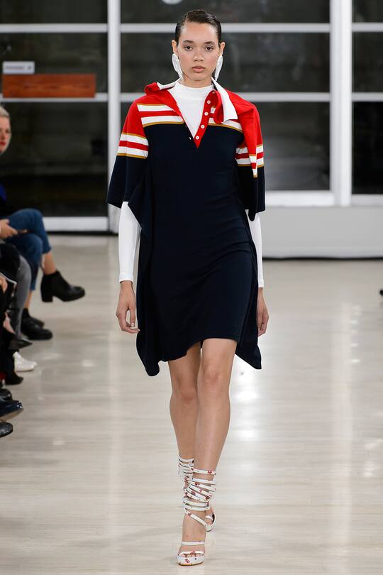 Runway-Bild der Y/Project Frühjahr/Sommer 2018 Show in Paris