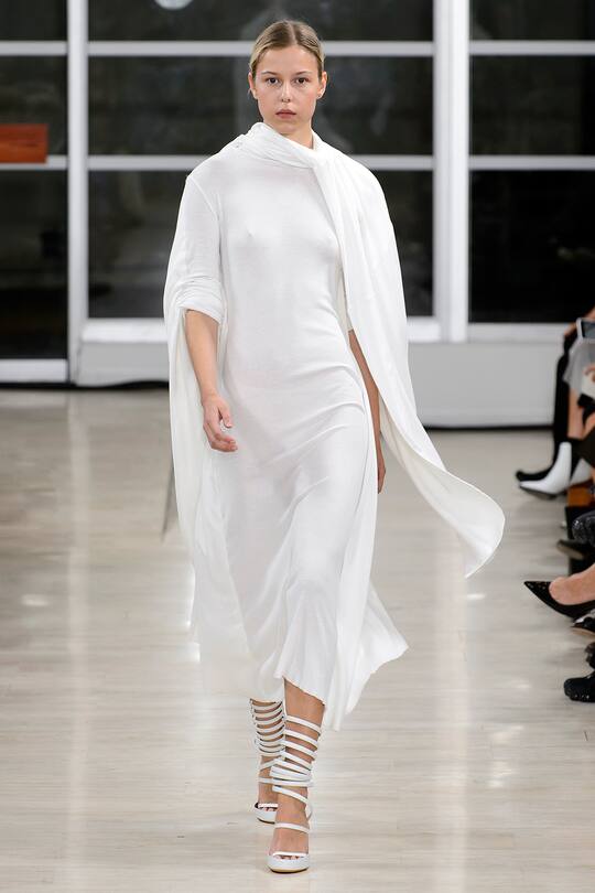 Runway-Bild der Y/Project Frühjahr/Sommer 2018 Show in Paris