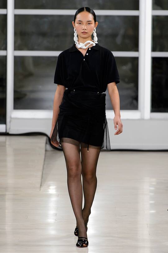 Runway-Bild der Y/Project Frühjahr/Sommer 2018 Show in Paris