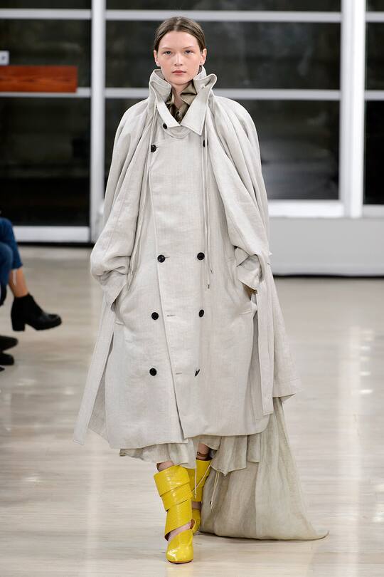 Runway-Bild der Y/Project Frühjahr/Sommer 2018 Show in Paris