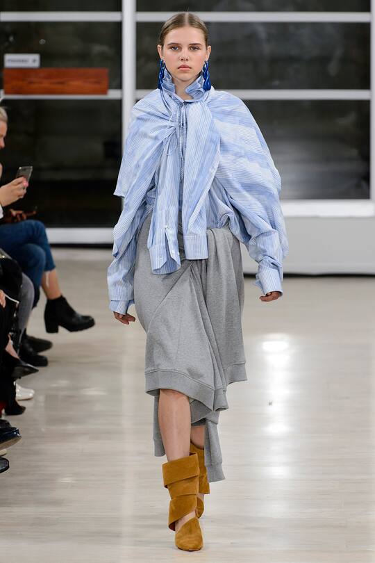 Runway-Bild der Y/Project Frühjahr/Sommer 2018 Show in Paris