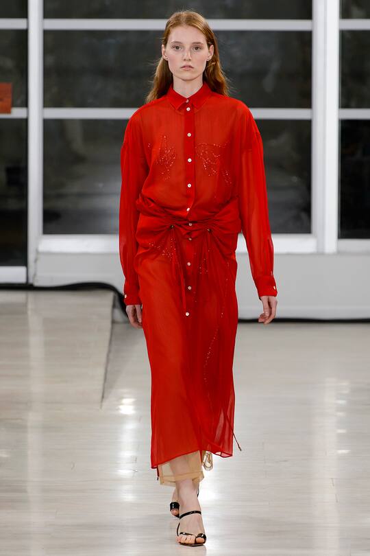 Runway-Bild der Y/Project Frühjahr/Sommer 2018 Show in Paris