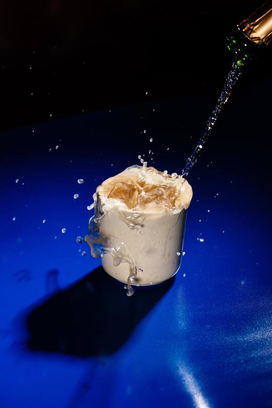 Der Signature Cocktail Kuri San steht neu auf der Karte der Widder Bar.