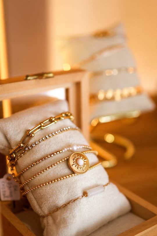 Viva Frieda präsentiert seit 15 Jahren Kleider, Schmuck, Taschen und Gürtel.