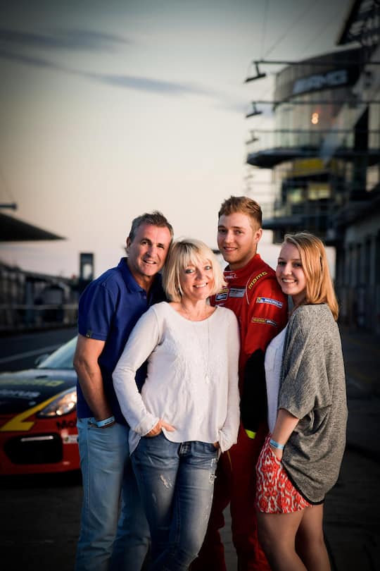 René Rindlisbacher und seine Familie Moni, Nico und Laura (v.l.)