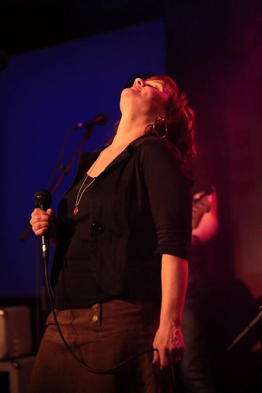 Benefizkonzert Martin Schenkel Sängerin Gigi Moto