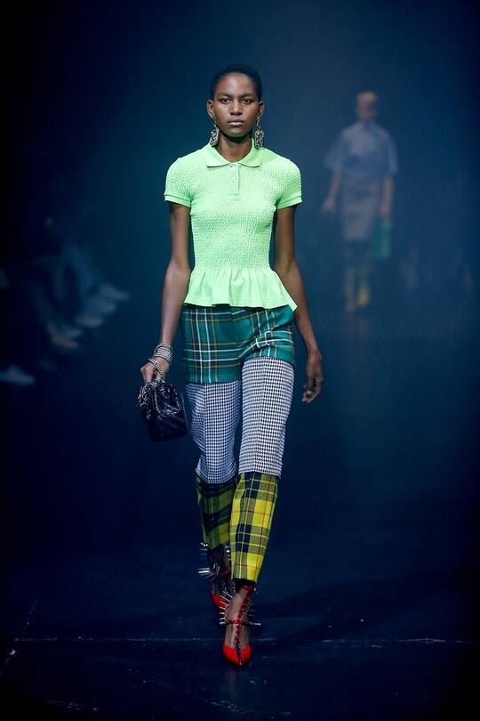 Runway-Bild der Balenciaga Frühjahr/Sommer 2018 Show in Paris.