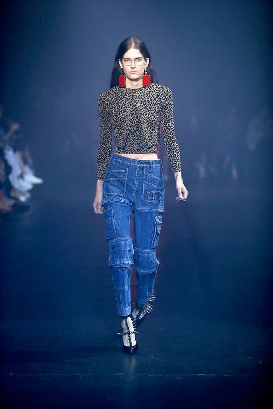 Runway-Bild der Balenciaga Frühjahr/Sommer 2018 Show in Paris.