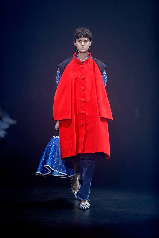 Runway-Bild der Balenciaga Frühjahr/Sommer 2018 Show in Paris.