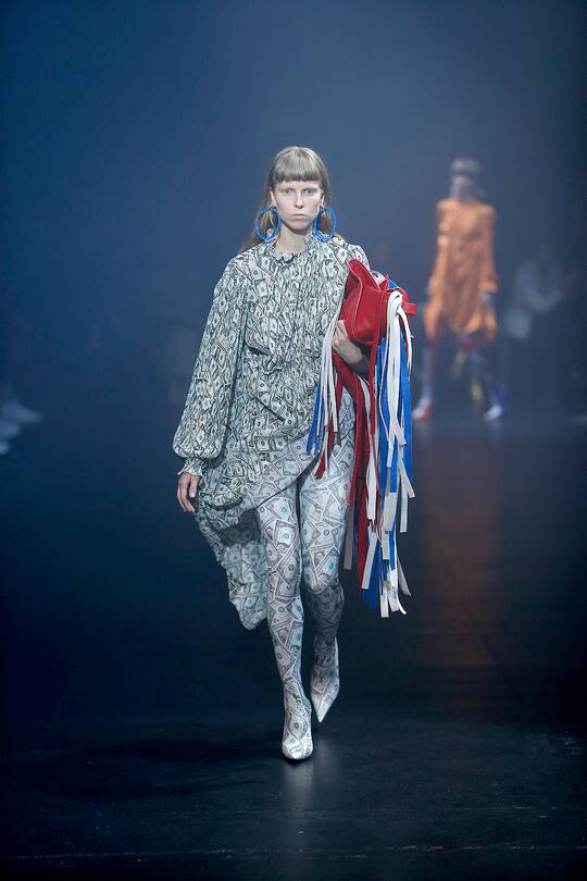 Runway-Bild der Balenciaga Frühjahr/Sommer 2018 Show in Paris.