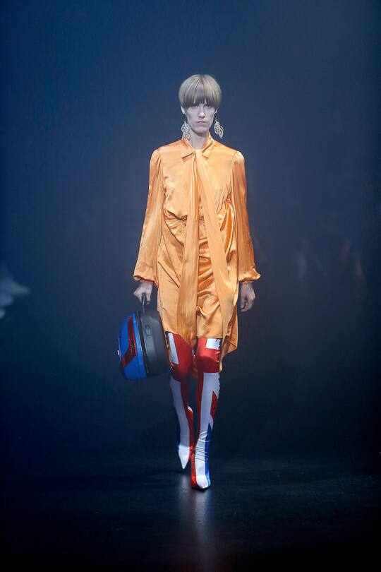 Runway-Bild der Balenciaga Frühjahr/Sommer 2018 Show in Paris.