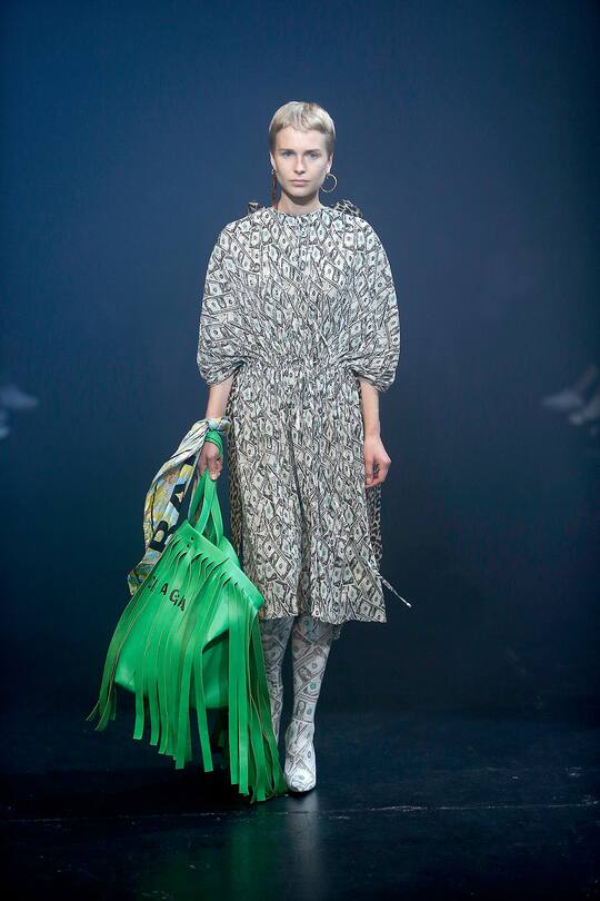 Runway-Bild der Balenciaga Frühjahr/Sommer 2018 Show in Paris.