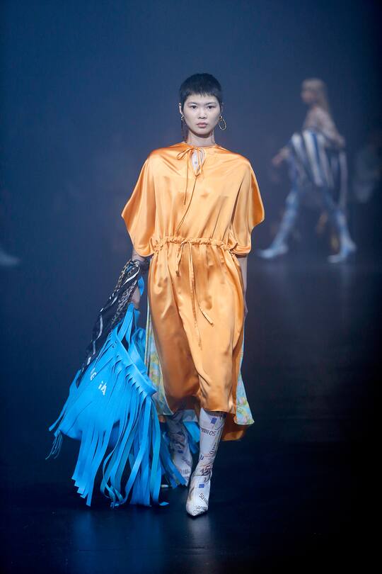 Runway-Bild der Balenciaga Frühjahr/Sommer 2018 Show in Paris.