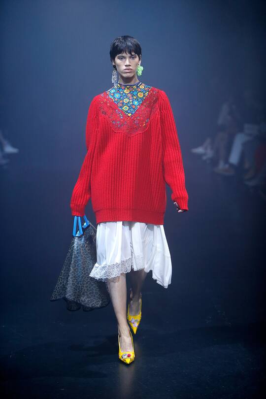 Runway-Bild der Balenciaga Frühjahr/Sommer 2018 Show in Paris.