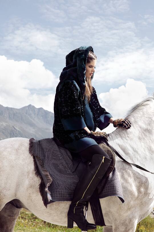 Editorial Die Pracht der Macht