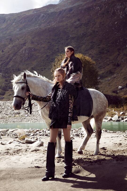 Editorial Die Pracht der Macht