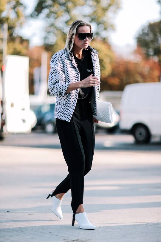Street Style Trend Stirrup Trousers Steghose