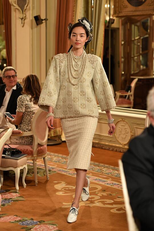 Chanel Collection des Metiers d'Art 2016/17 Paris Cosmopolite