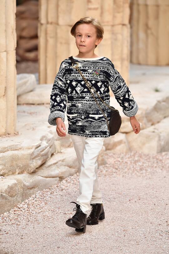 Chanel Cruise 2017/2018 Collection