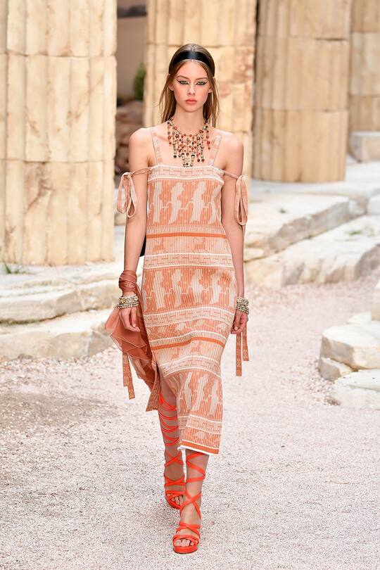 Chanel Cruise 2017/2018 Collection