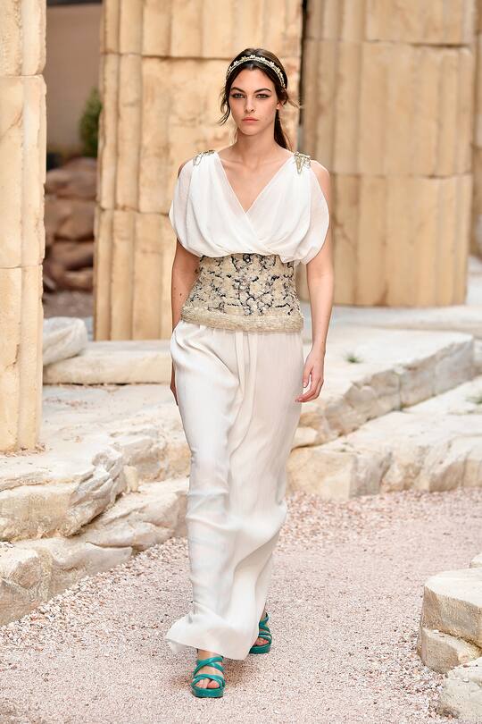 Chanel Cruise 2017/2018 Collection
