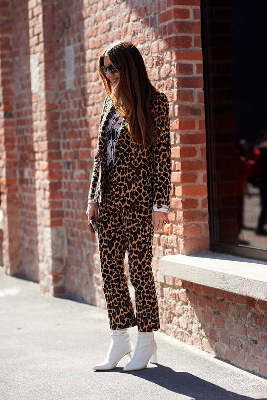 Street Styles zum Thema Anzug an der Fashion Week Mailand im September 2017