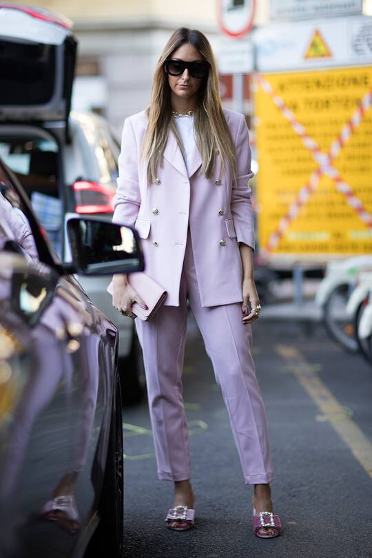 Street Styles zum Thema Anzug an der Fashion Week Mailand im September 2017