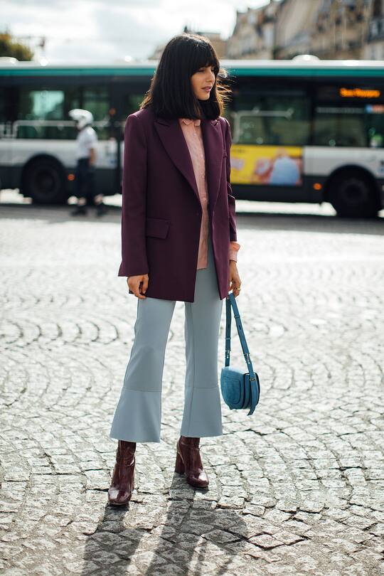 Street Styles zum Thema Anzug gesehen an der Paris Fashion Week im Herbst 2017