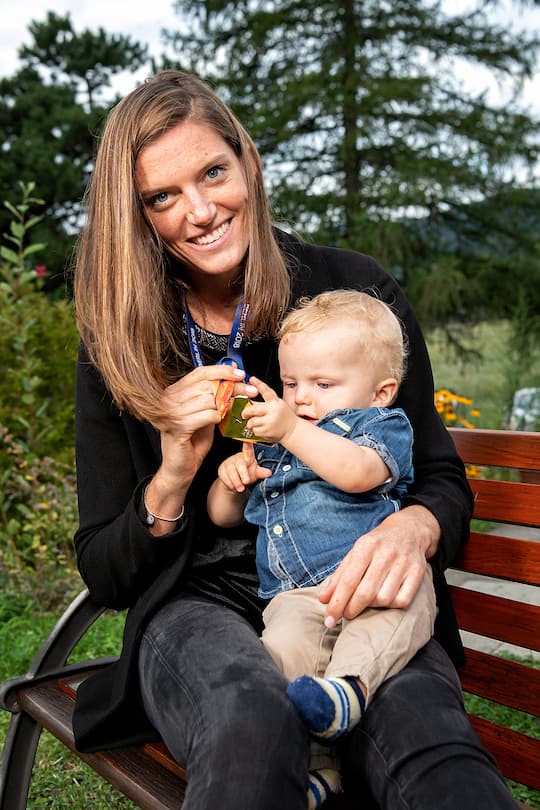 Lea Sprunger mit Göttibub Louis