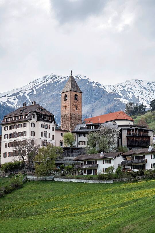 Kirchturm Ramosch Quadroni