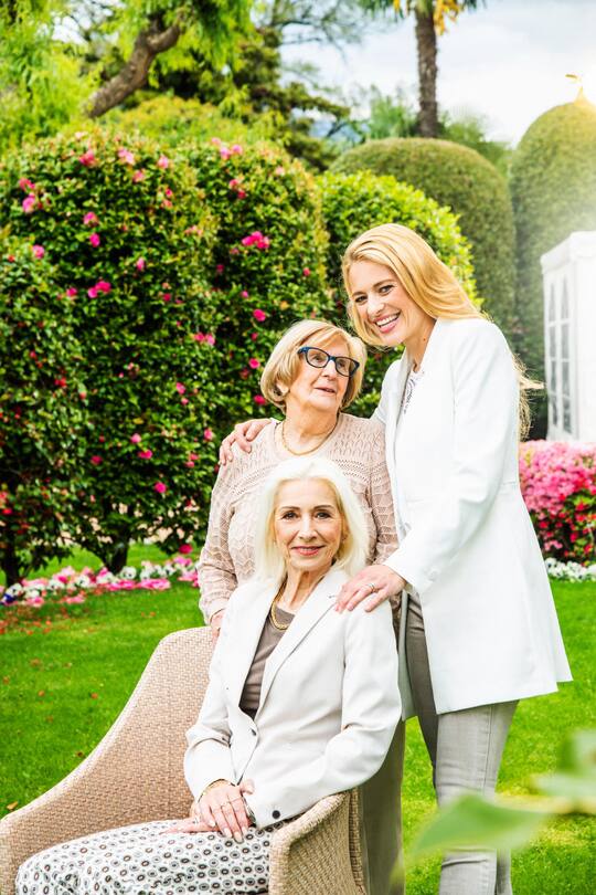 Christa Rigozzi mit Mama und Grossmutter 2019 Hair- & Make-Up Julia Grunz