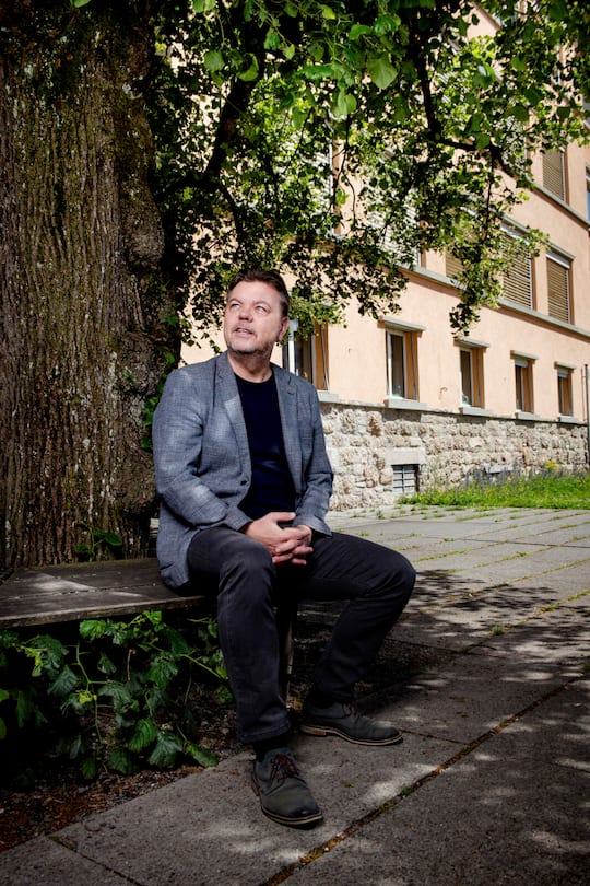 Patrik 'Padi' Bernhard, Schulleiter Gemeinde Arth und Leadsänger, Ewigi Liebi, Schul Extra Heft, 25. Juni 2024