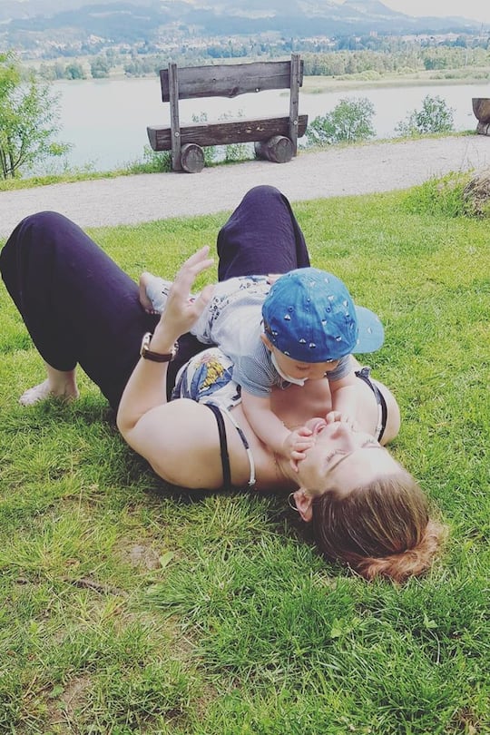 Yonni Meyer alias Pony M. mit Baby