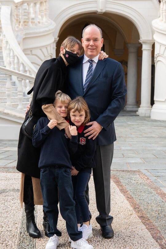 Charlene Prinz Albert Ankunf in Monaco via instagram/palaisprincierdemonaco ©Instagram Palais Princier de Monaco