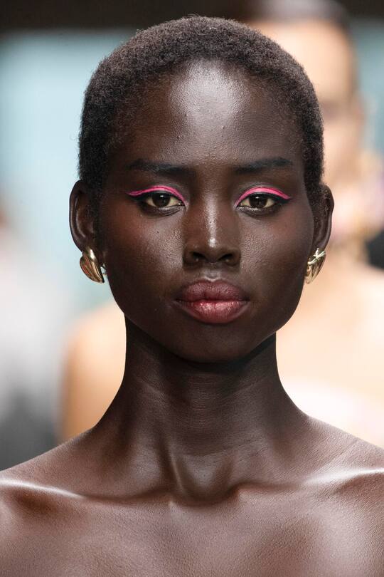 Ein Model an der Show von Carolina Herrera