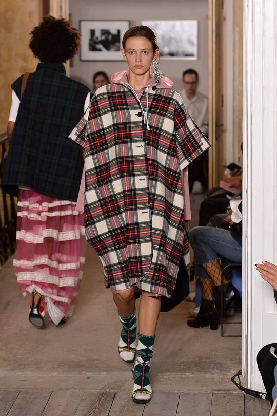 Runway-Look bei der Burberry Herbst/Winter 17/18 Show in London