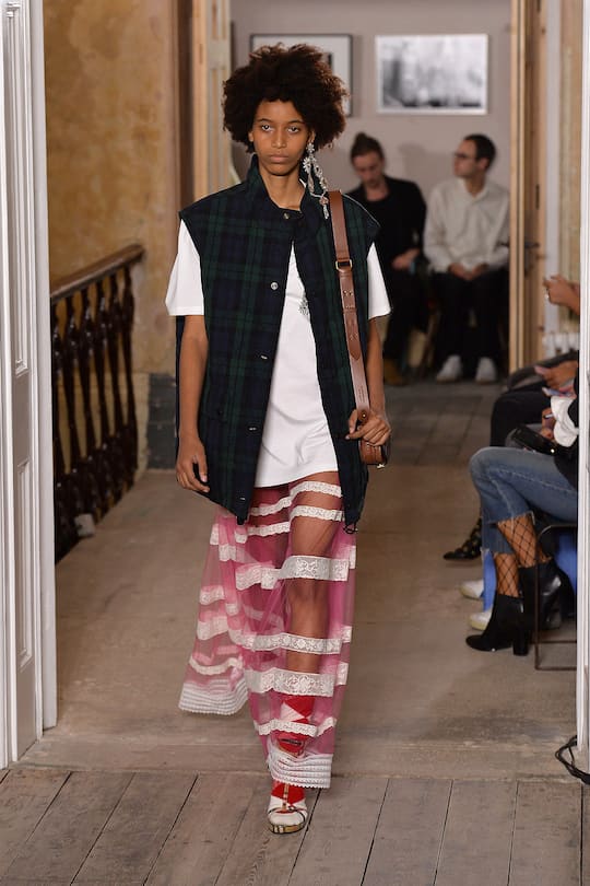 Runway-Look bei der Burberry Herbst/Winter 17/18 Show in London