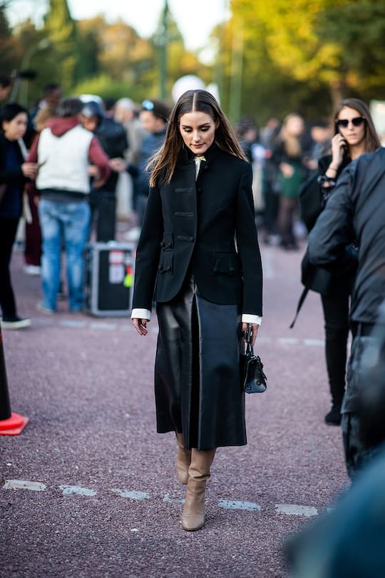 Street Style mit Midi-Lederrock