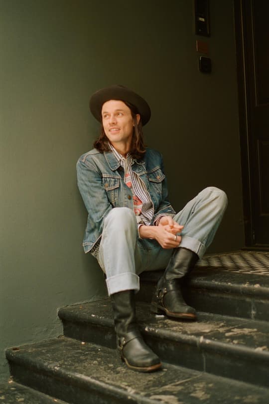 <p>Mit «Hold Back the River» gelang James Bay 2015 der internationale Durchbruch. Seither wurden seine Songs über sieben Milliarden Mal gestreamt.</p>