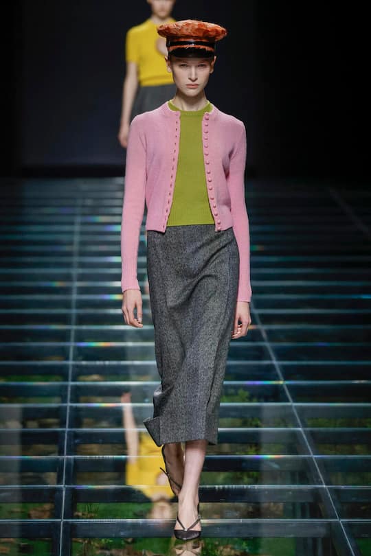 MILAN, ITALY - FEBRUARY 22: A model walks the runway during the Prada Ready to Wear Fall/Winter 2024-2025 fashion show as part of the Milan Fashion Week on February 22, 2024 in Milan, Italy. (Photo by Victor VIRGILE/Gamma-Rapho via Getty Images) Trend Geschichte