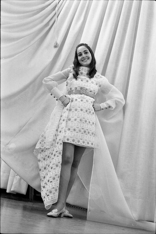 Paola del Medico; fitting of evening dress for the Concours Eurovision de la Chanson 1969 (Photo by Blick/RDB/ullstein bild via Getty Images)