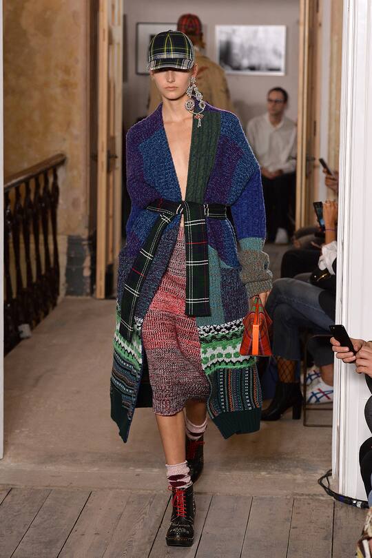 Runway-Look bei der Burberry Herbst/Winter 17/18 Show in London