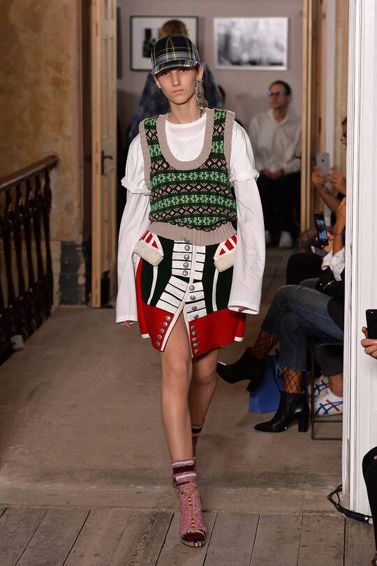 Runway-Look bei der Burberry Herbst/Winter 17/18 Show in London