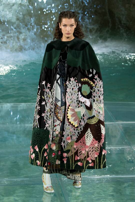 Bella Hadid auf dem Runway